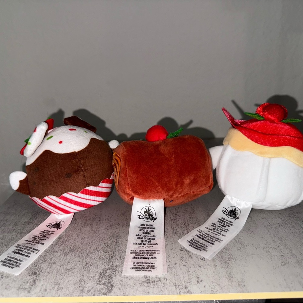 Set of 6 Disney Munchlings from the "Season's Sweetings" collection - Picture 2 of 3